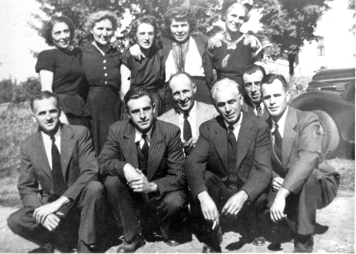 Photo of the Larochelle Family 1948